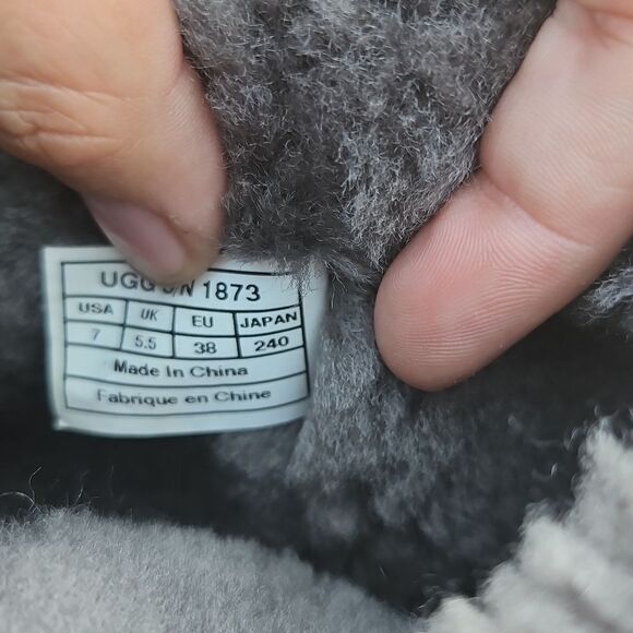 Ugg Bailey Button Triplet Tall Boots size 7 - Picture 6 of 8